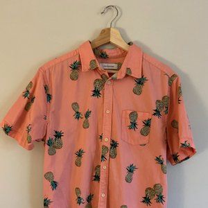 UO Pineapple Toss Short Sleeve Button-Down Shirt